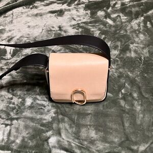 Isabelle crossover handbag